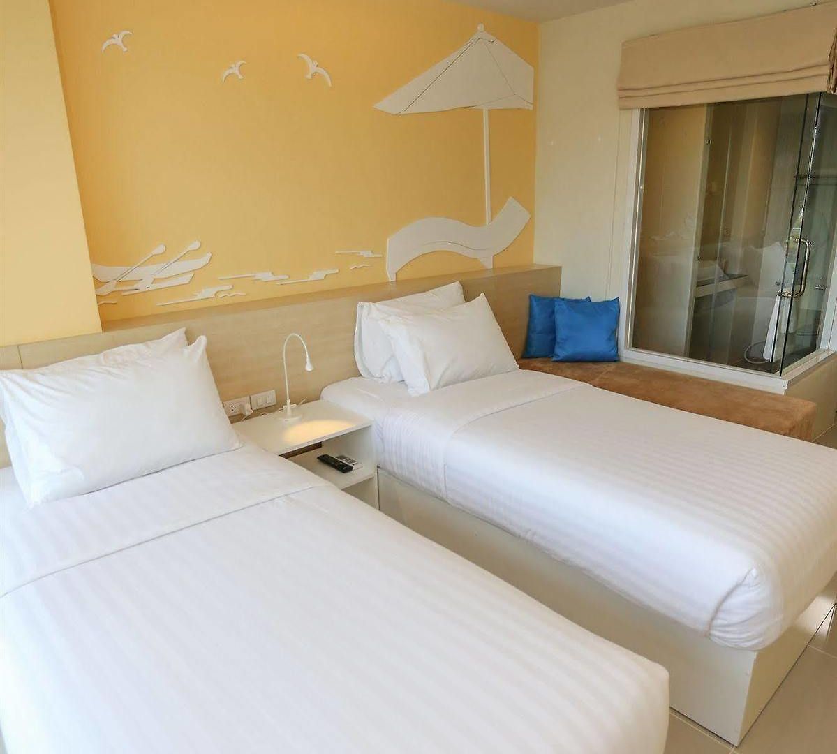 โรงแรม R-con Rest Sea 3*