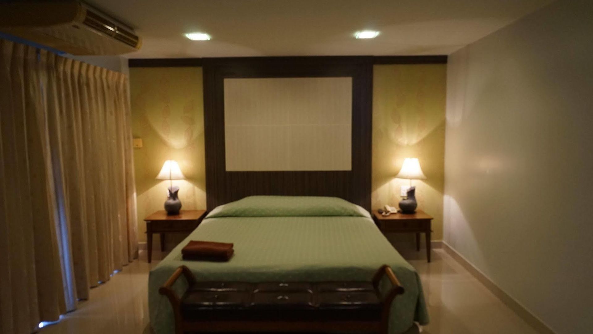 Diamond Place โรงแรม 3*