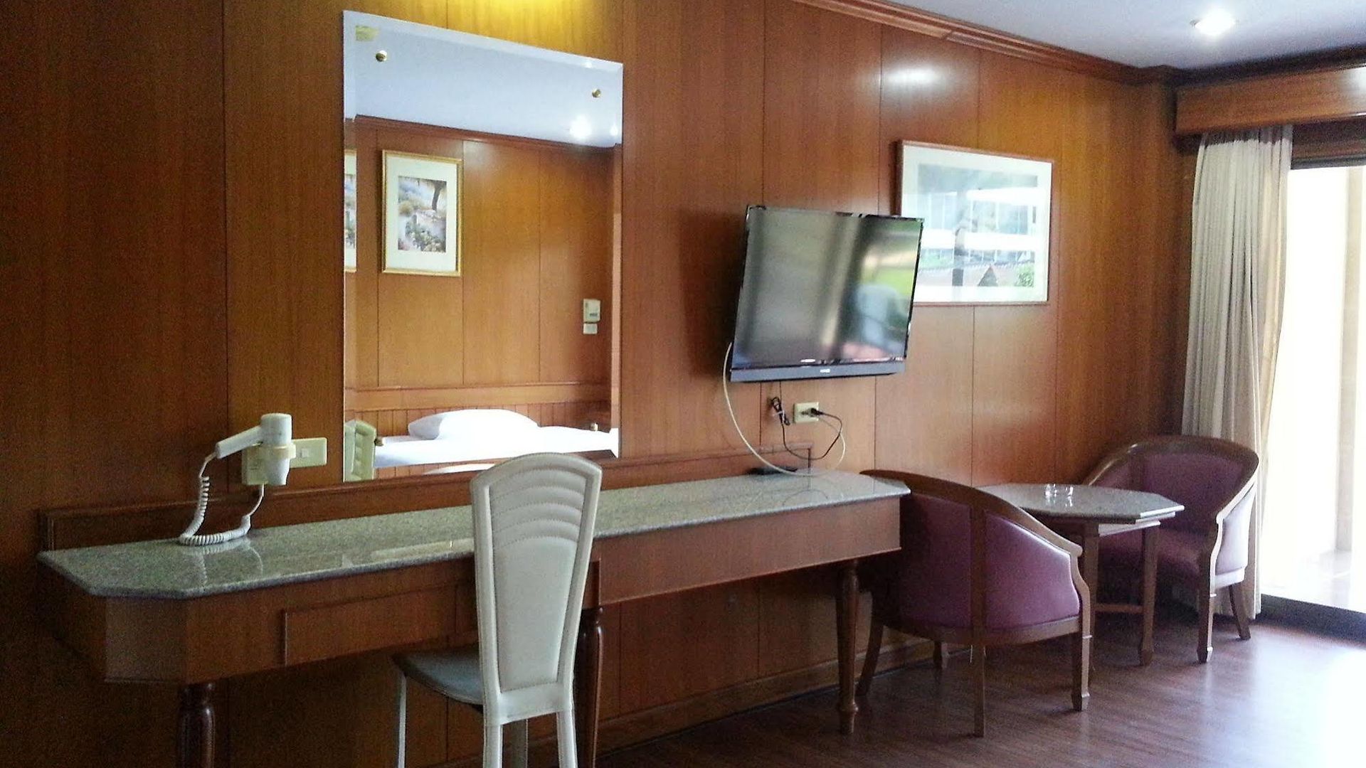โรงแรม Marsi