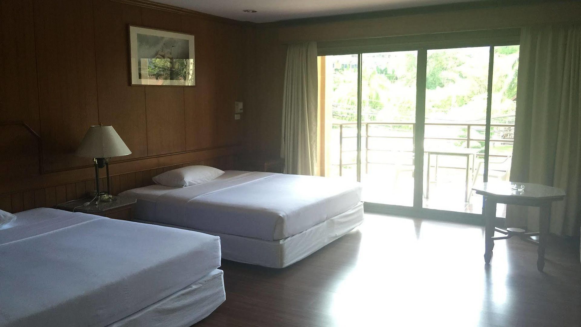 Marsi โรงแรม