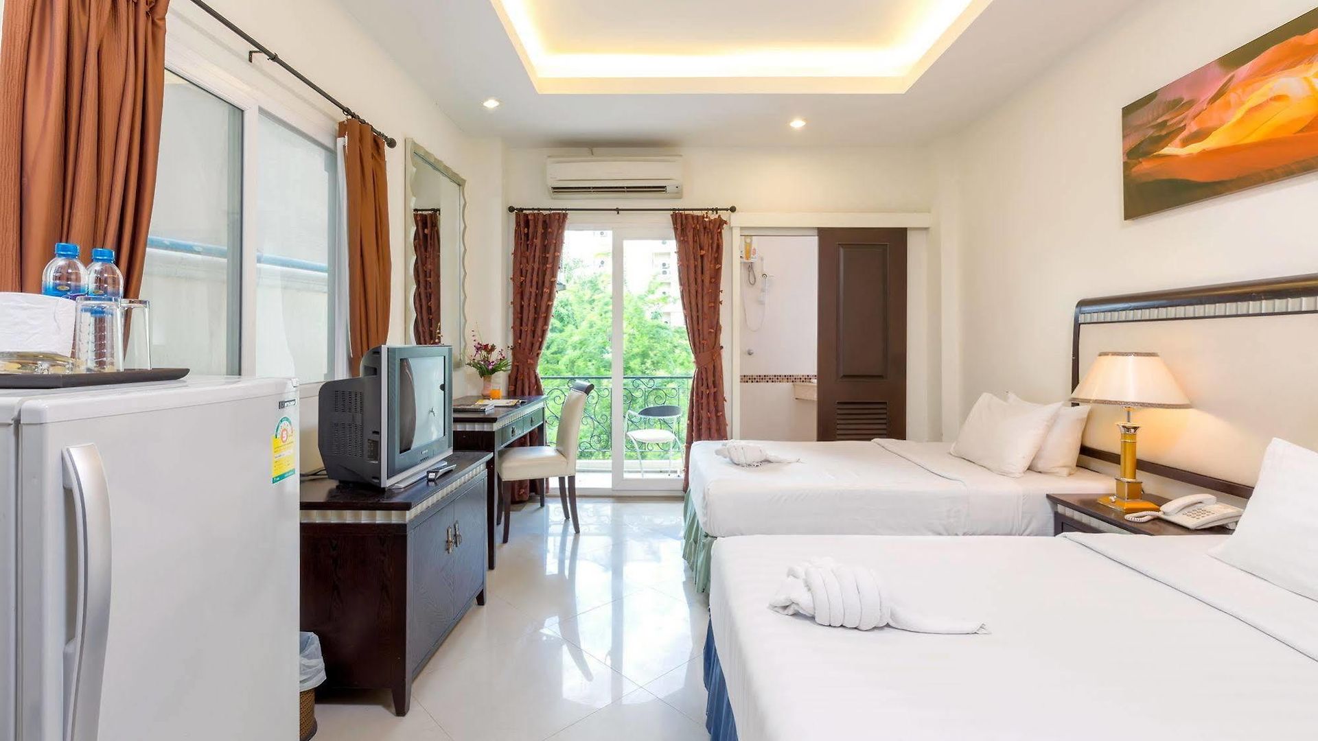 โรงแรม Yes O'tel By Benya Pattaya