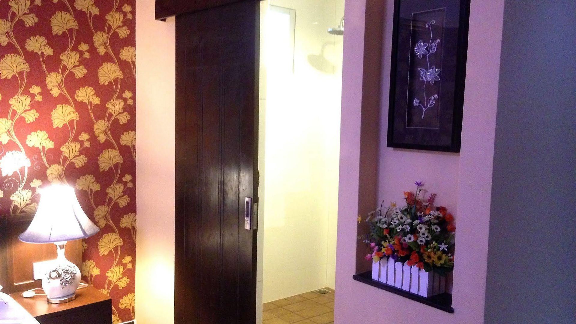 โรงแรม Katesiree 2*