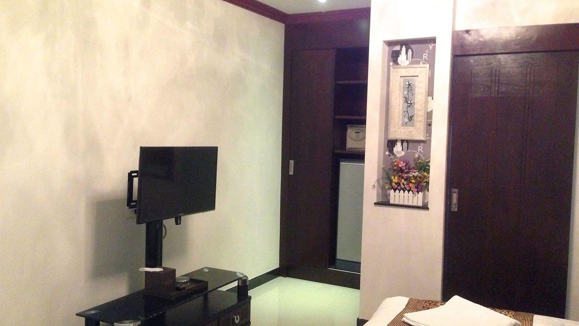 โรงแรม Katesiree 2*