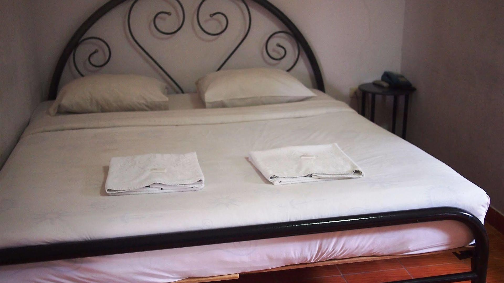 Little Hotel 2*