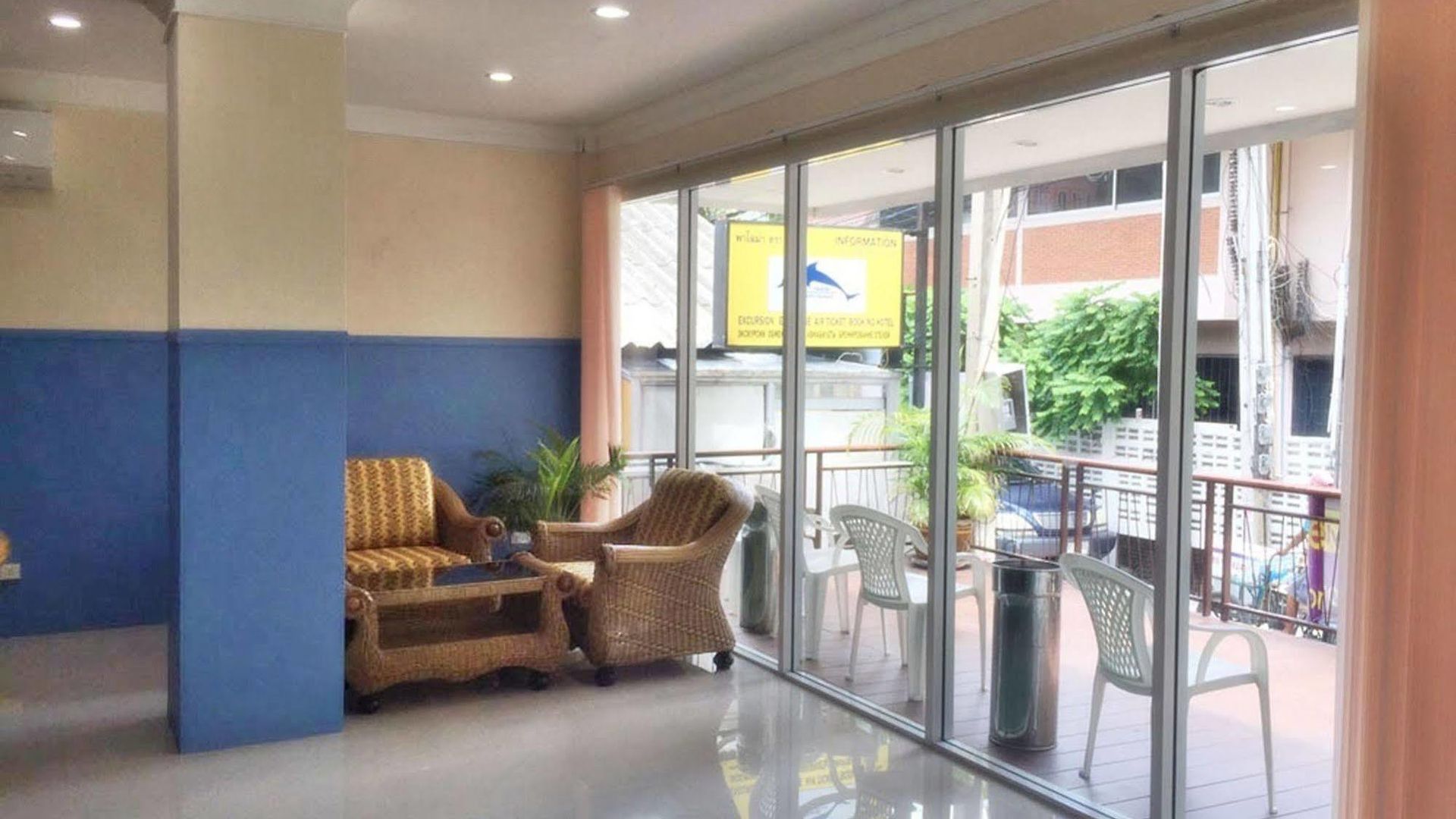 โรงแรม Eastiny 4*