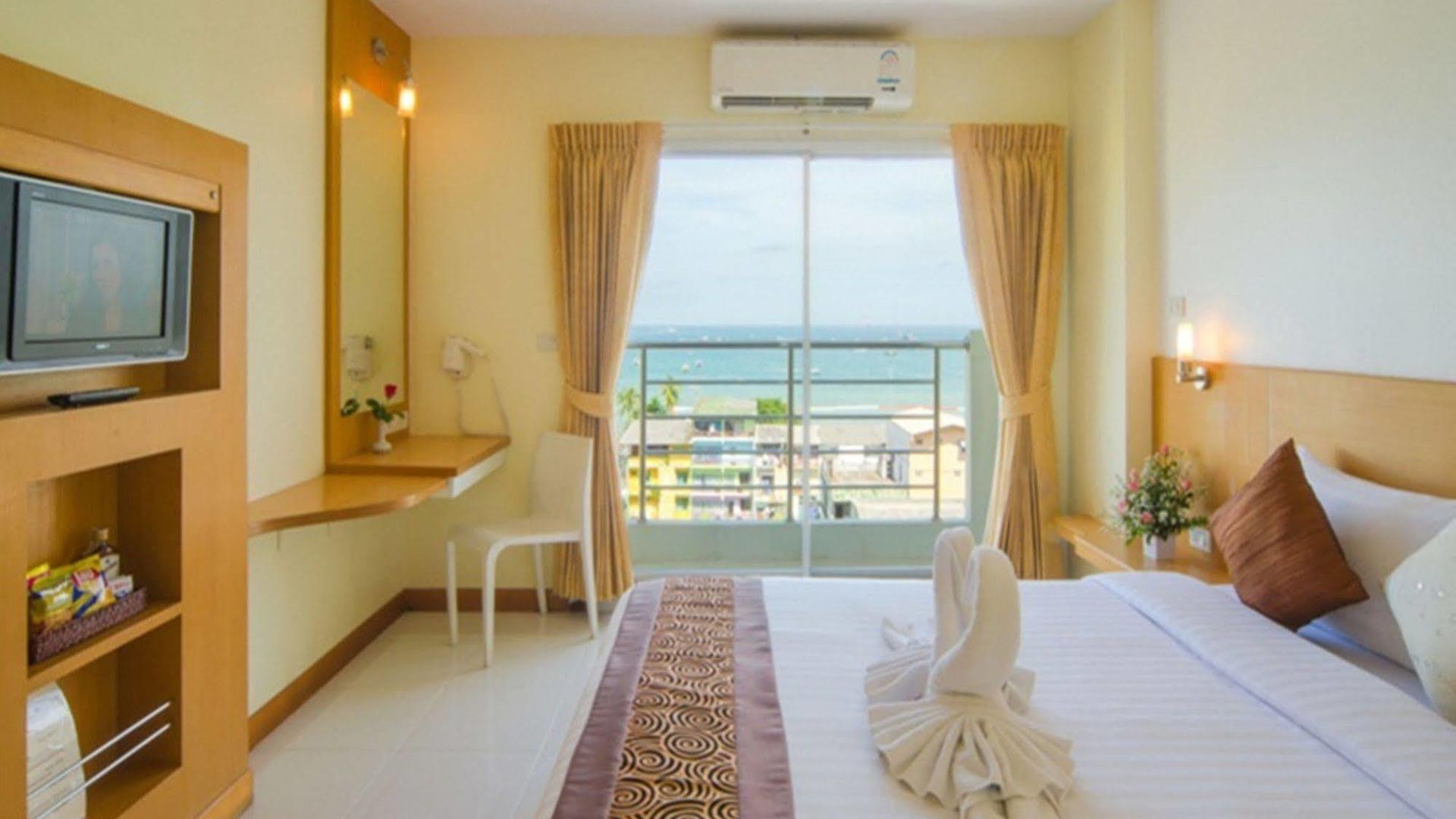 Eastiny Seven 3* Pattaya