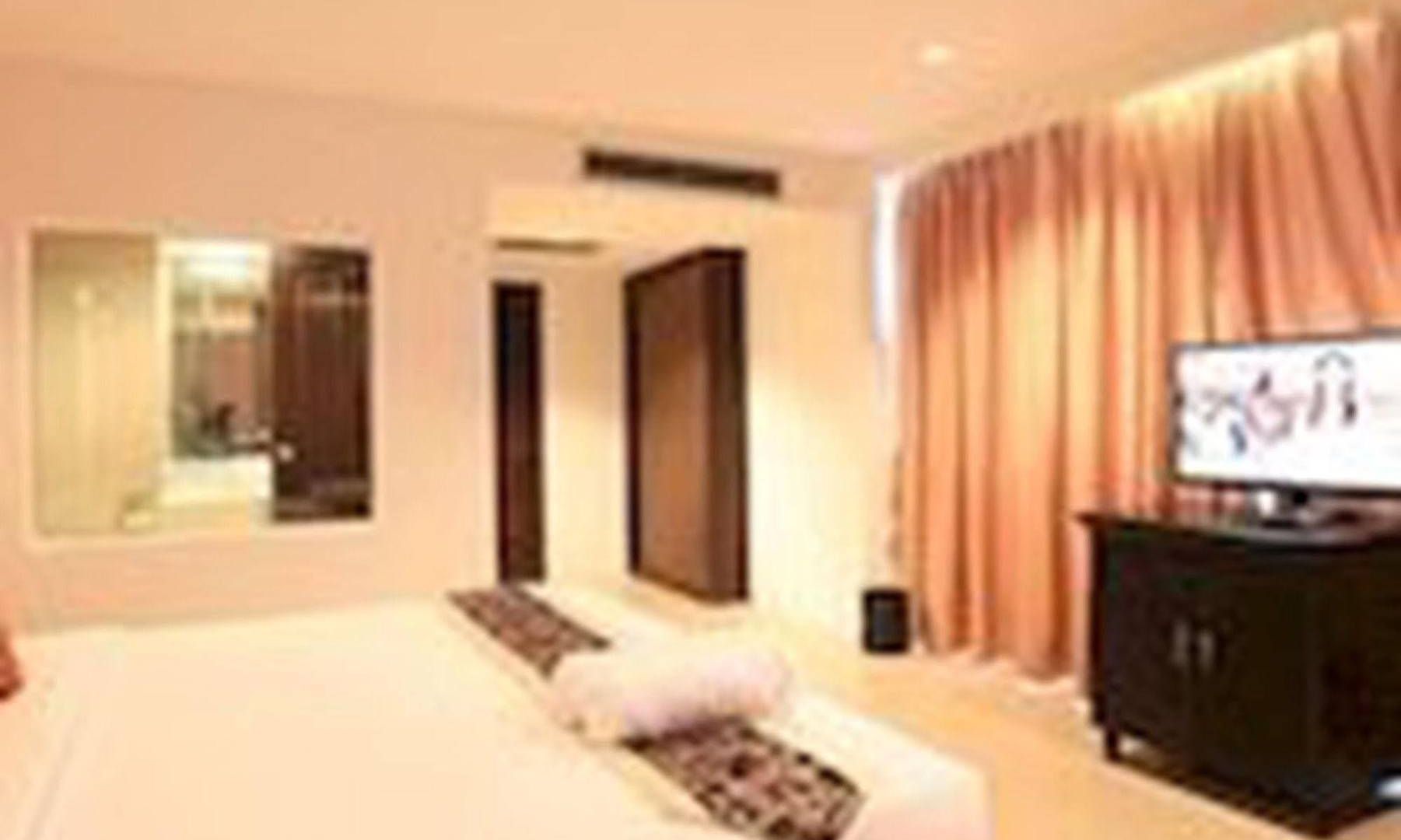 โรงแรม Centre 3*