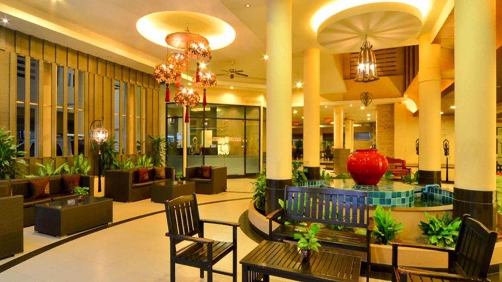 Eastiny Place โรงแรม 3*
