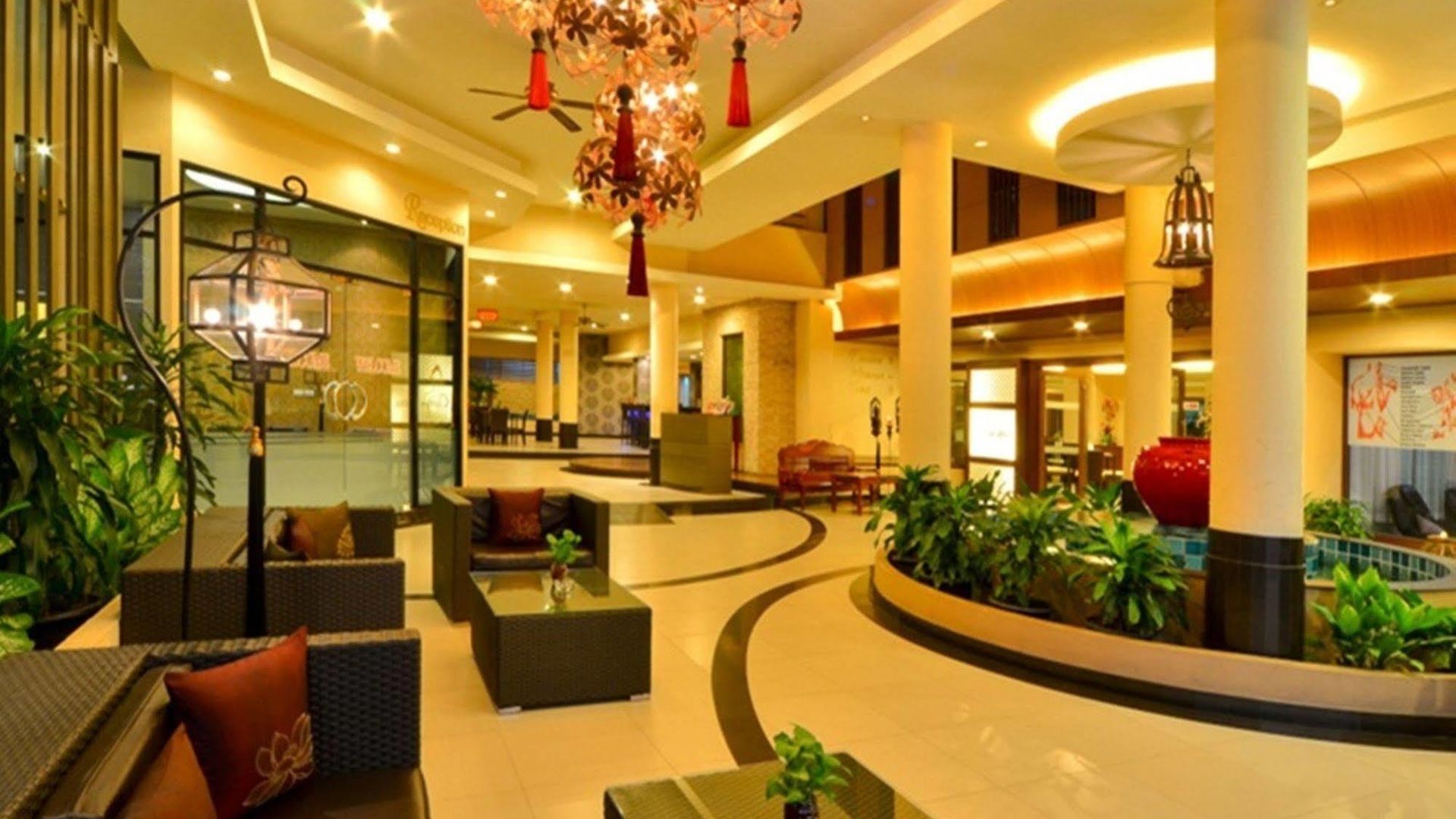 โรงแรม Eastiny Place 3*