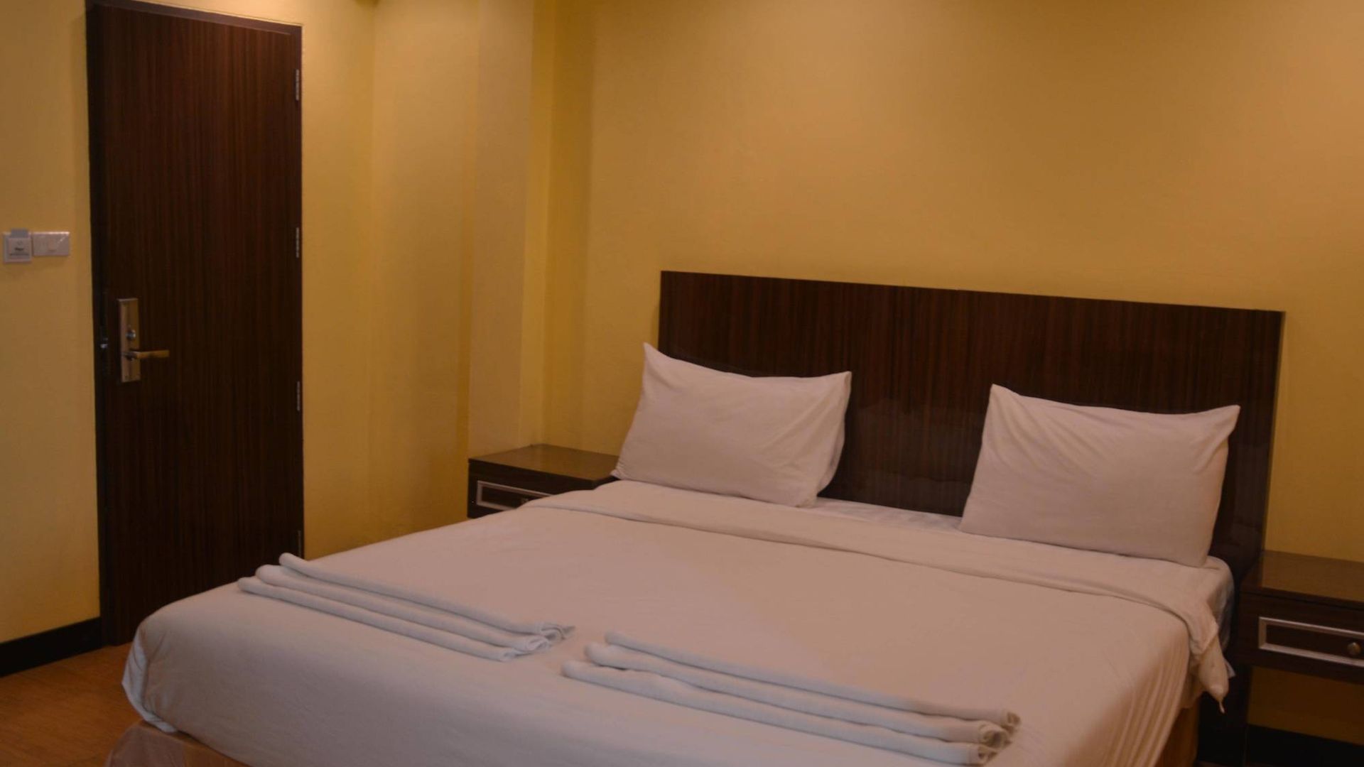 Taj Place Residency โรงแรม