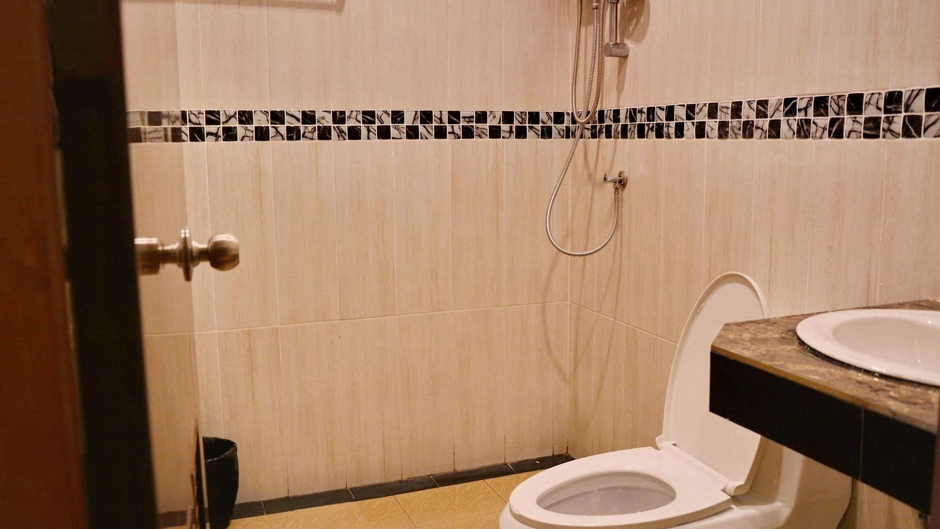 Taj Place Residency โรงแรม 2*