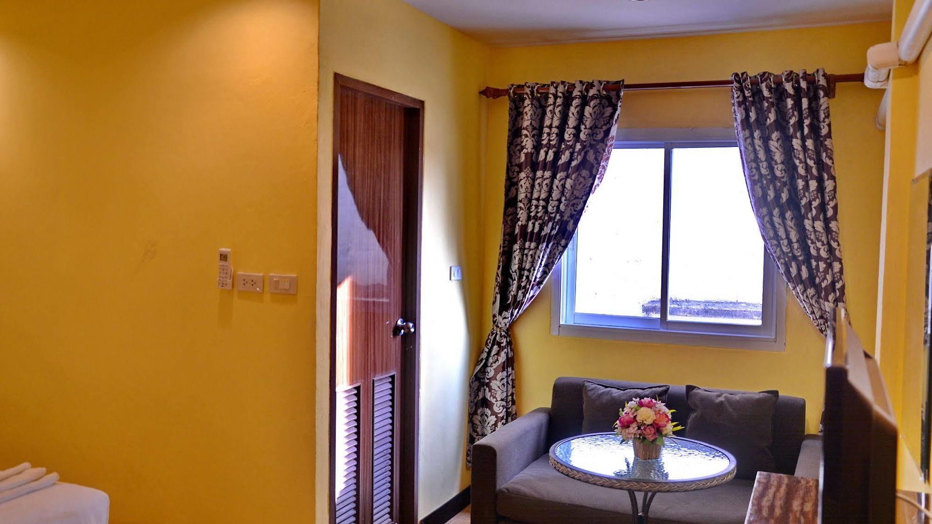 Taj Place Residency 2*