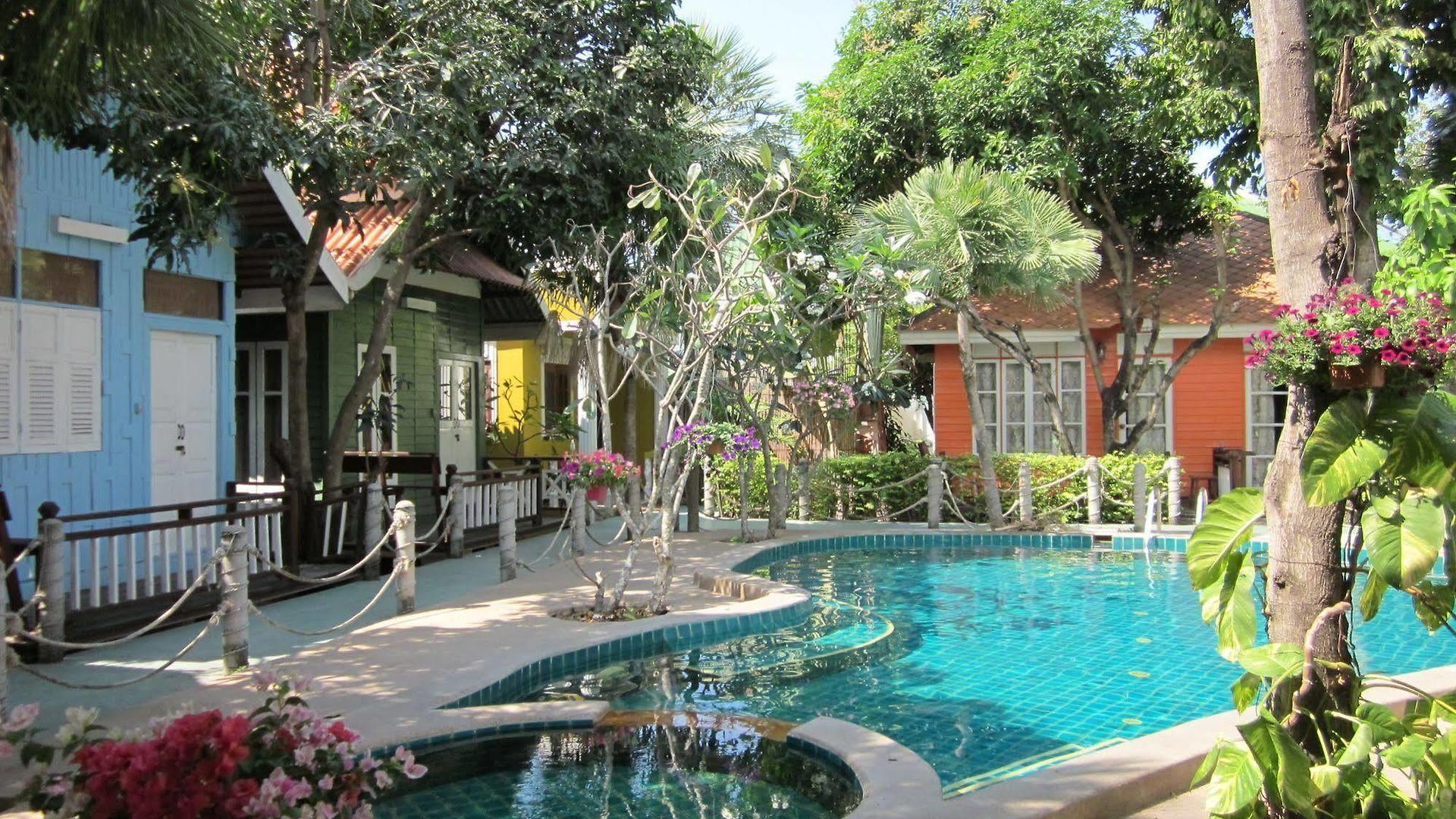 โรงแรม Deeden Pattaya