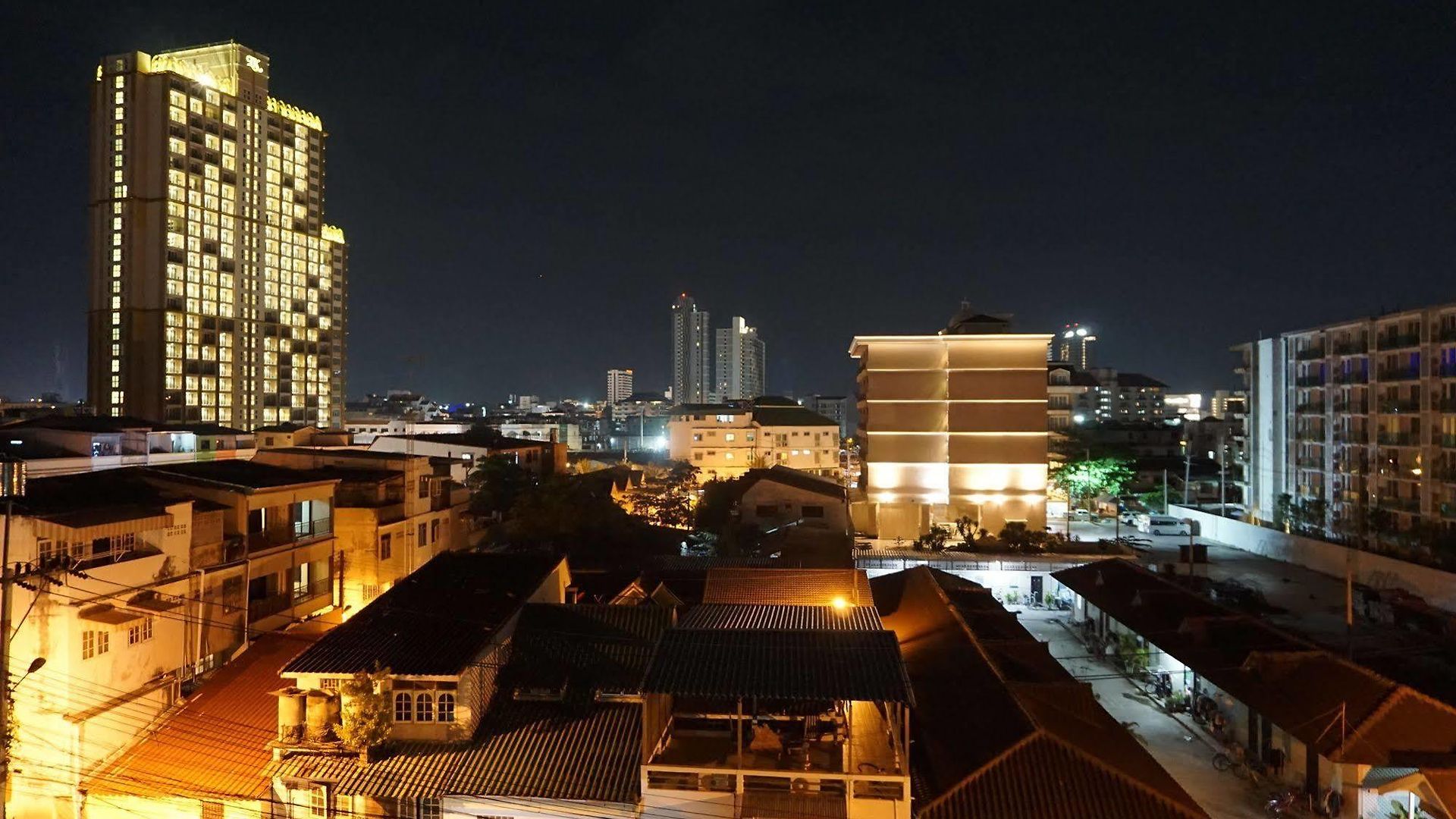 โรงแรม Suppamitr