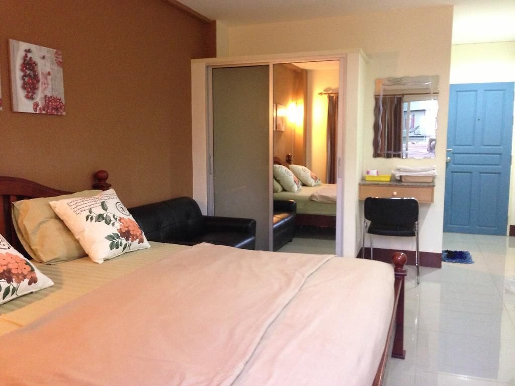โรงแรม Chitra 3*