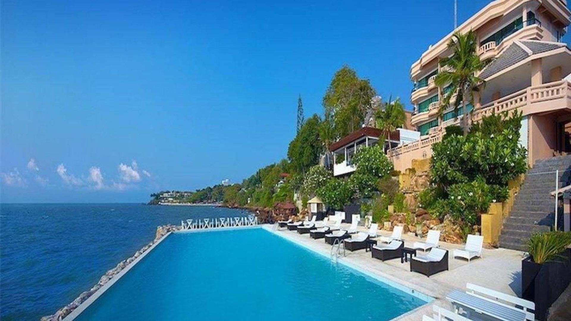 Resort Golden Cliff House