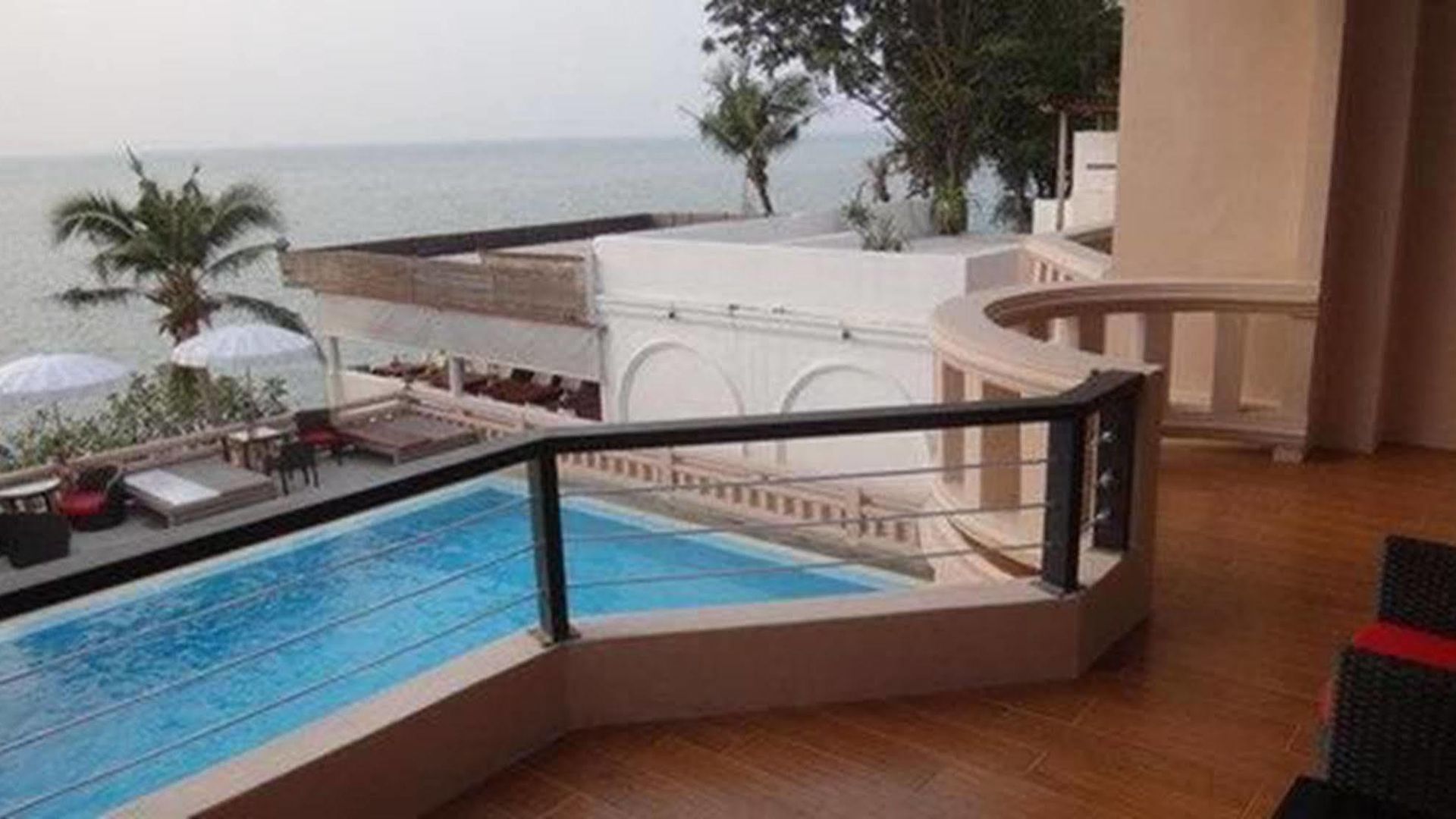 Resort Golden Cliff House