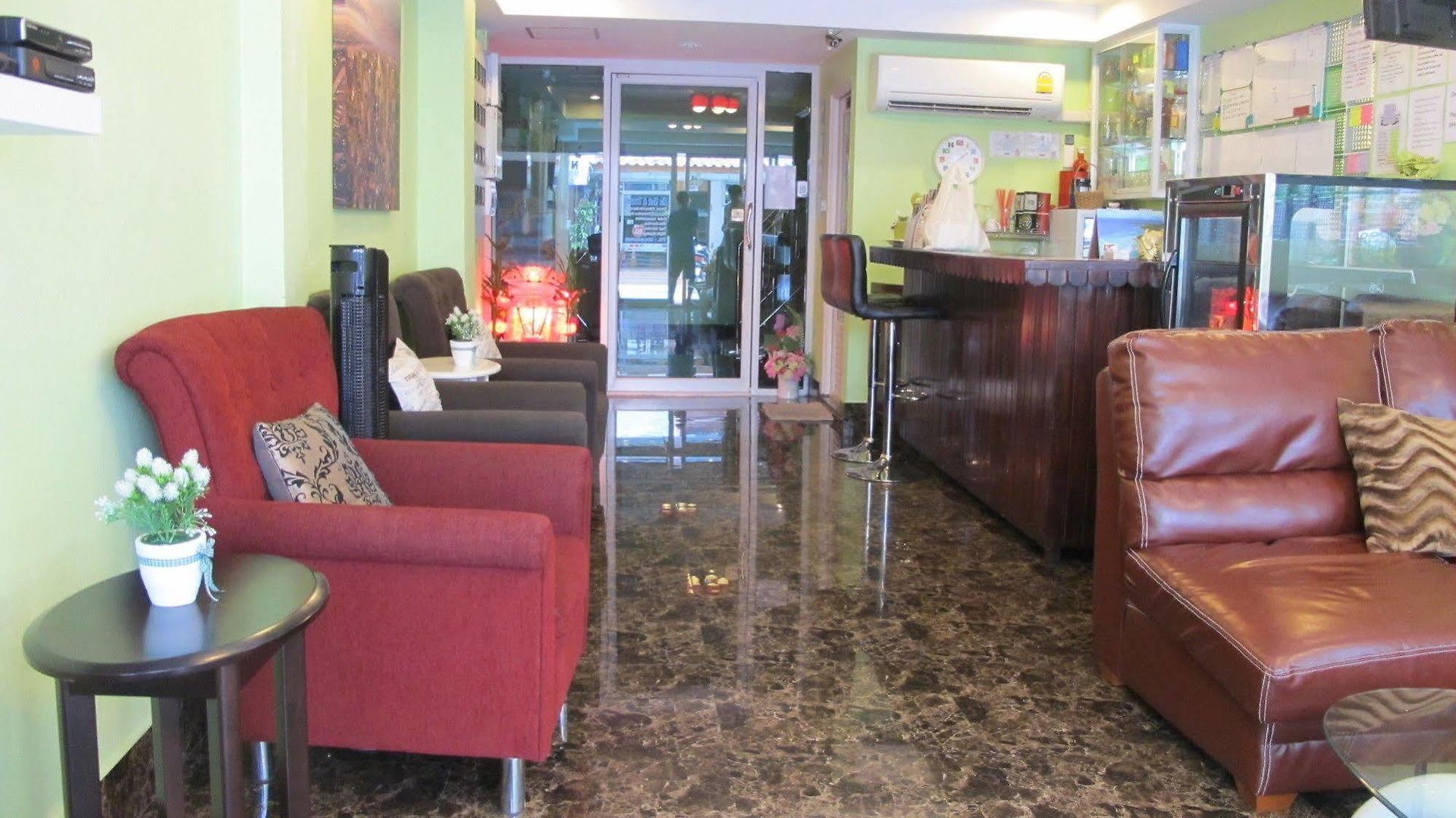 โรงแรม Oyo 75330 Little House