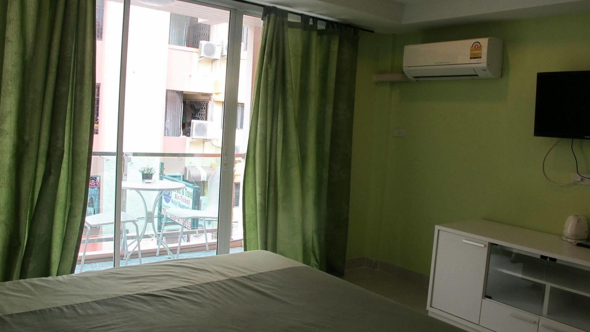 โรงแรม Oyo 75330 Little House