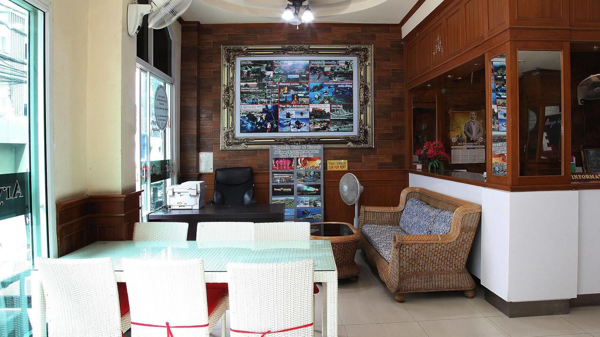 Arya Hotel 3*