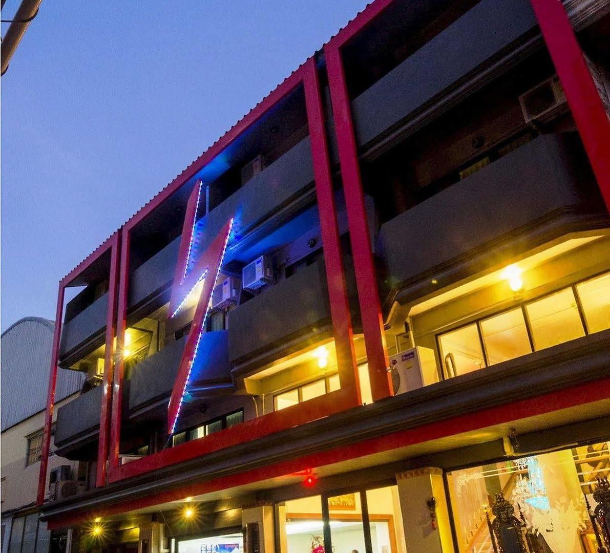 โรงแรม Khunsri Art Boutique Pattaya
