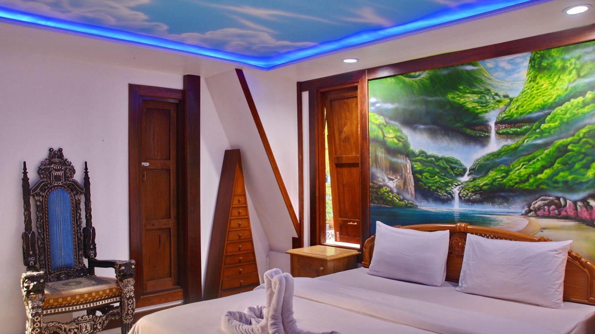 โรงแรม Khunsri Art Boutique Pattaya