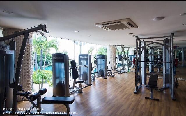 อพาร์ทเม้น The Palm Front