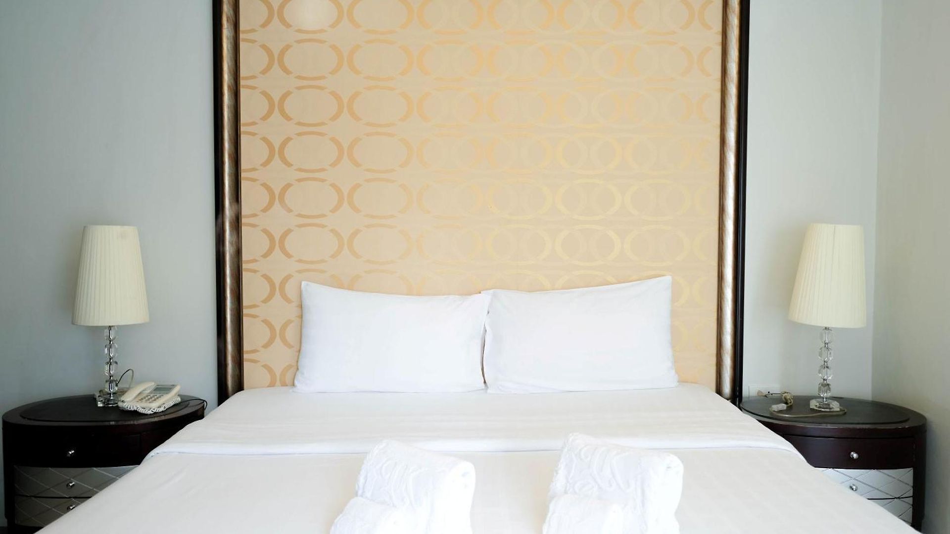 Lk Metropole โรงแรม 3*