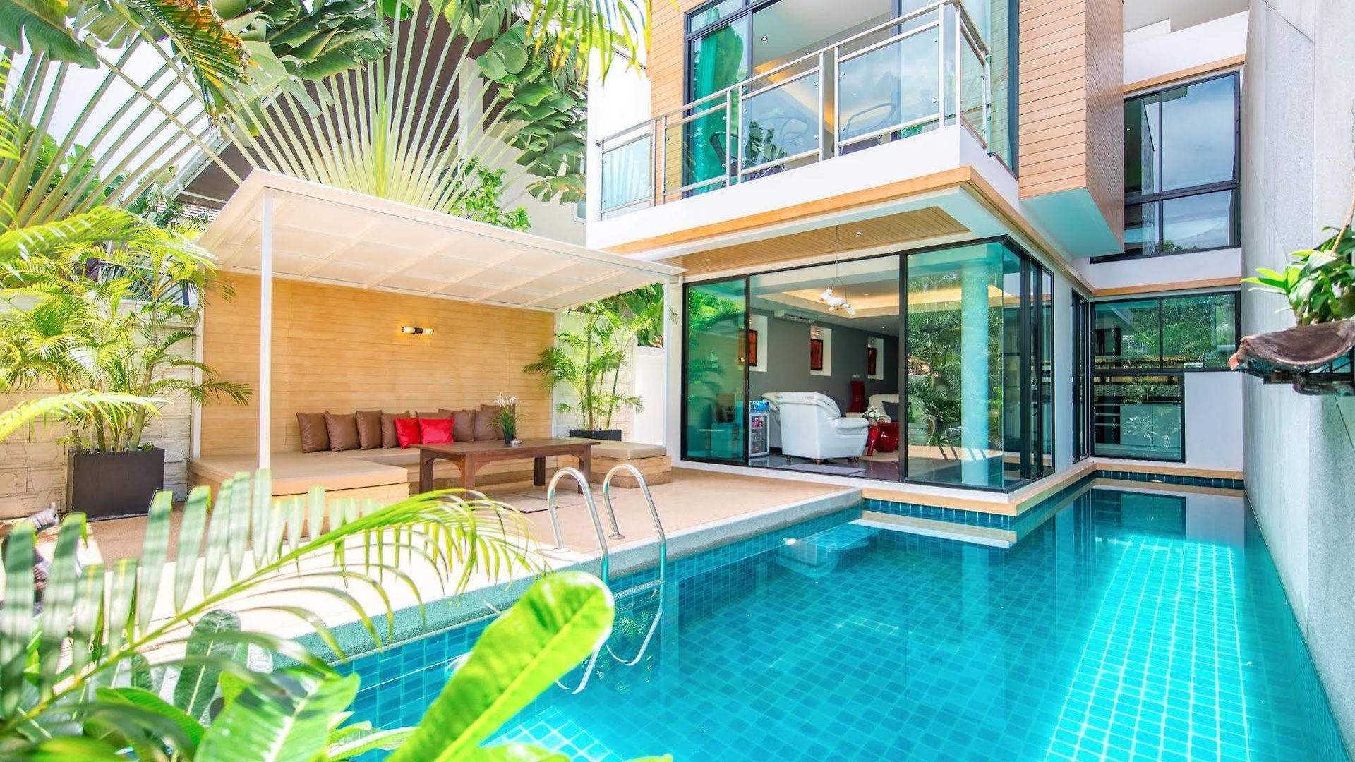 โรงแรม In 4*
