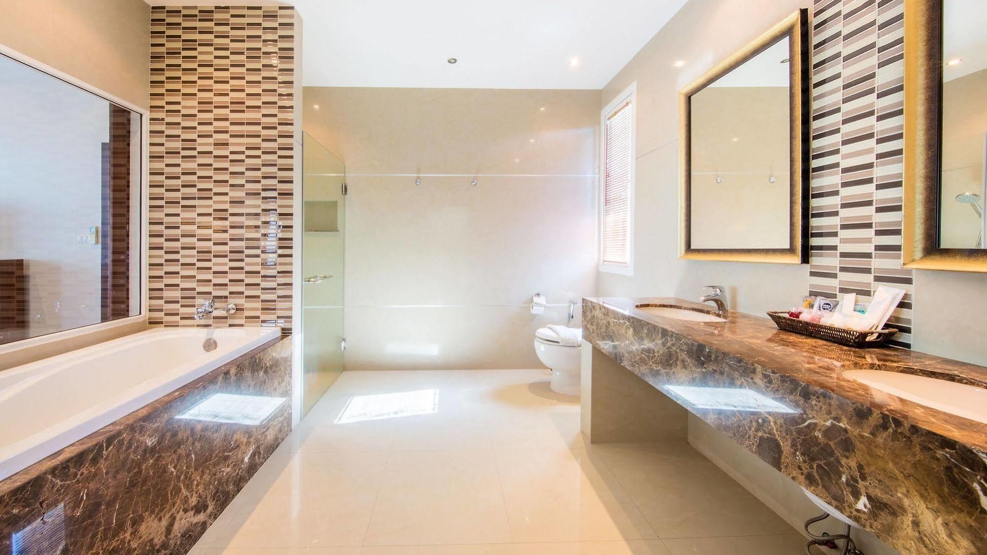 In โรงแรม 4*