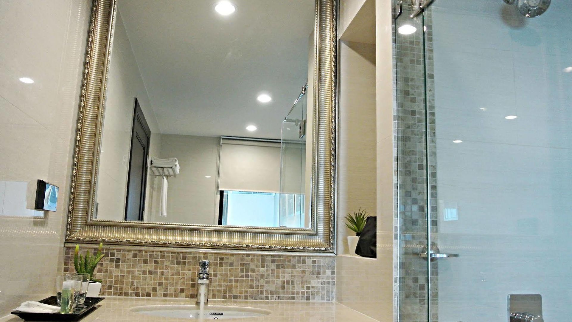 โรงแรม Sn - Sha 4*