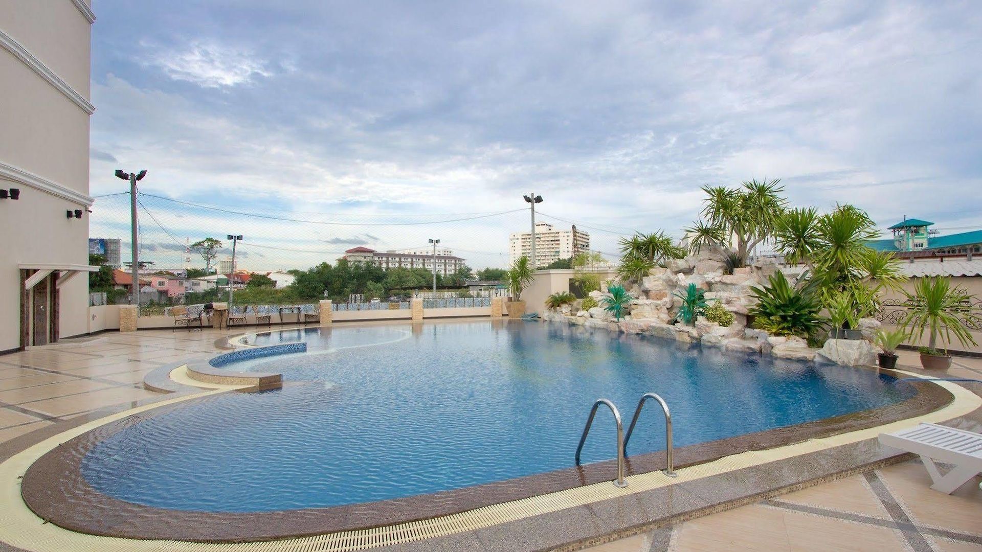 Lk Premier Pattaya