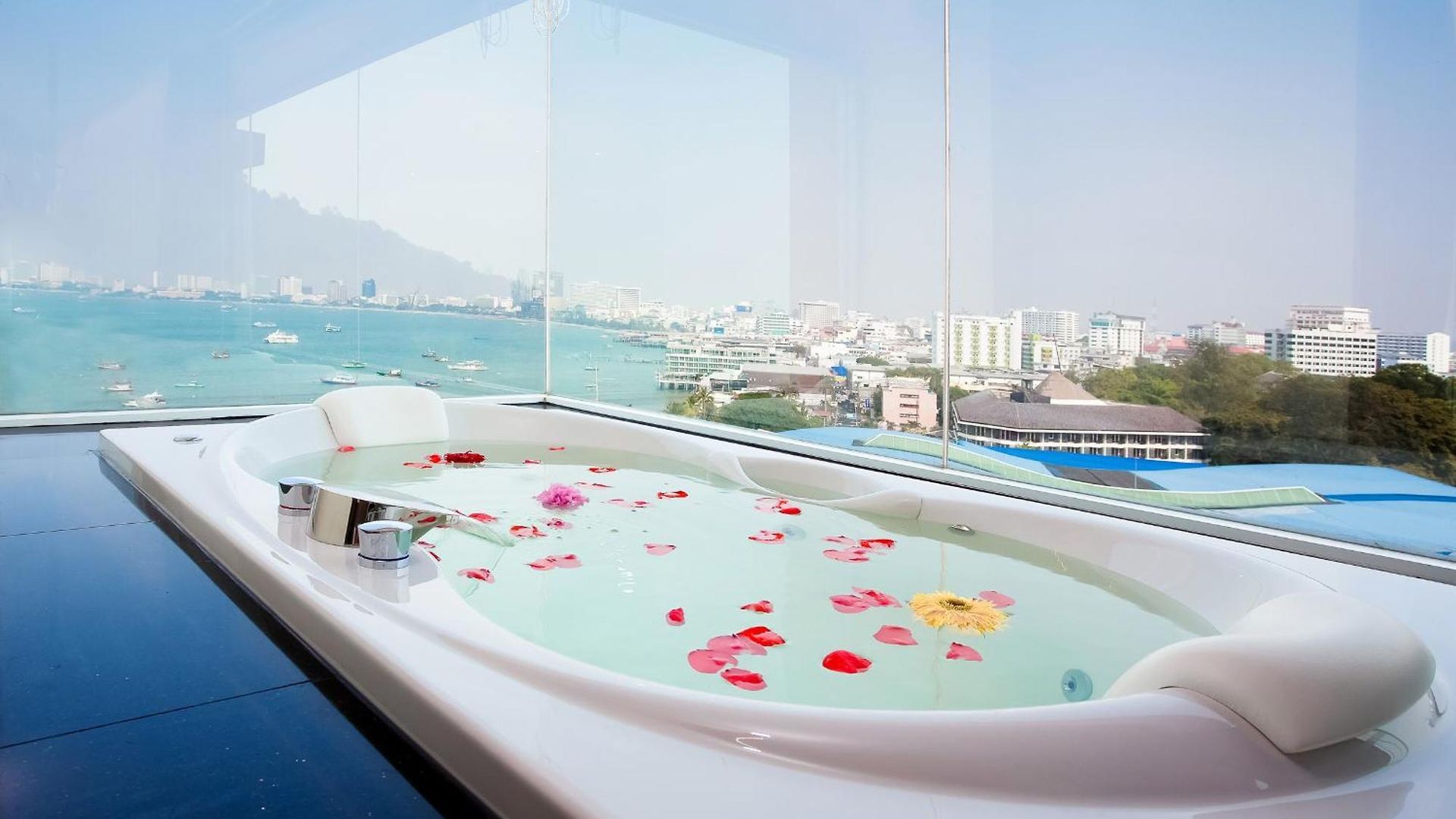 บาลีฮาย เบย์ พัทยา 4* Pattaya