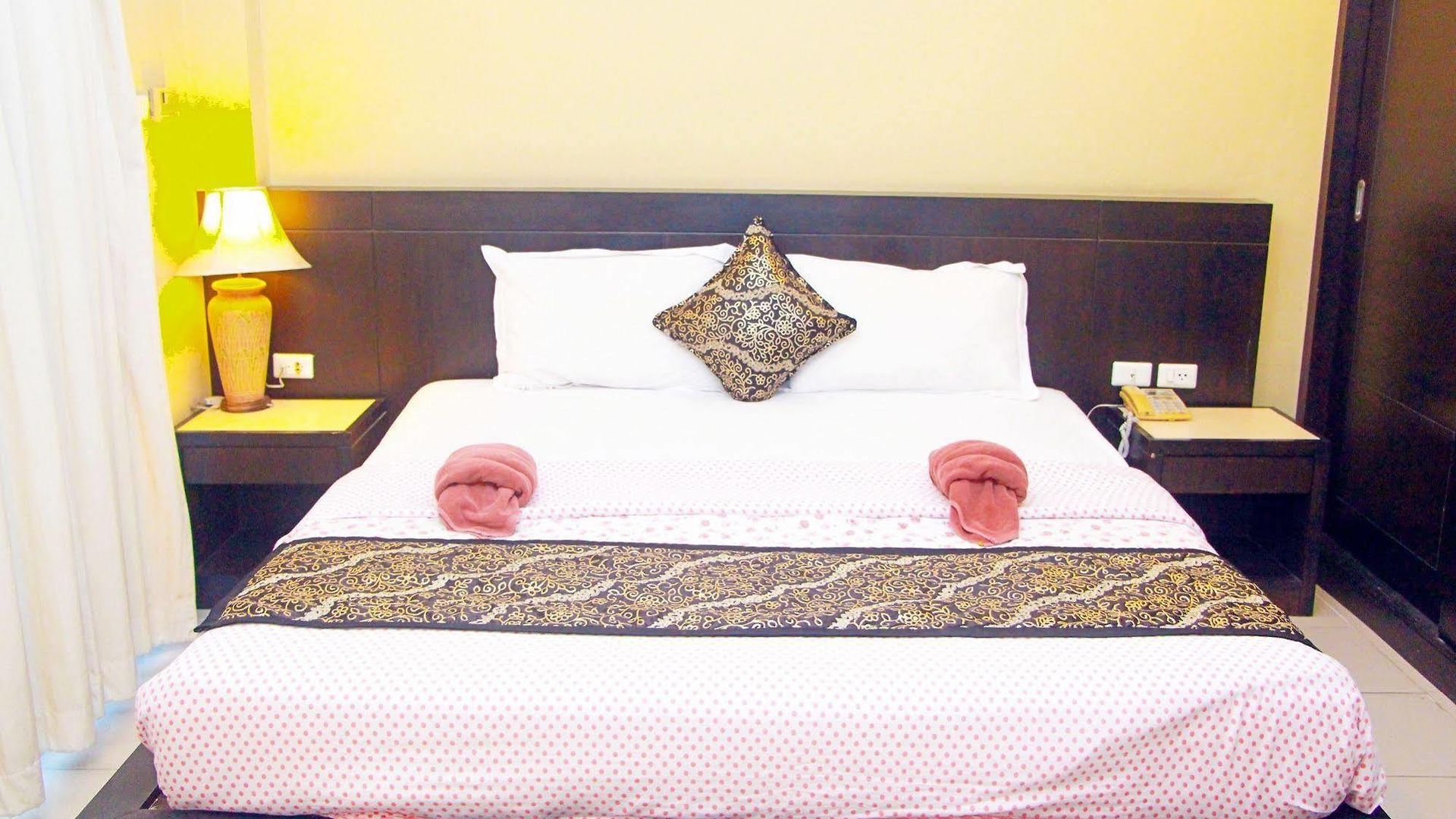 Royal Tycoon Place