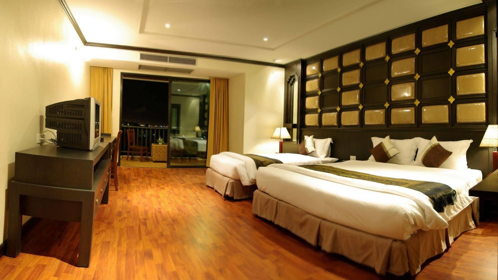 Mike Garden - Sha Extar Hotel