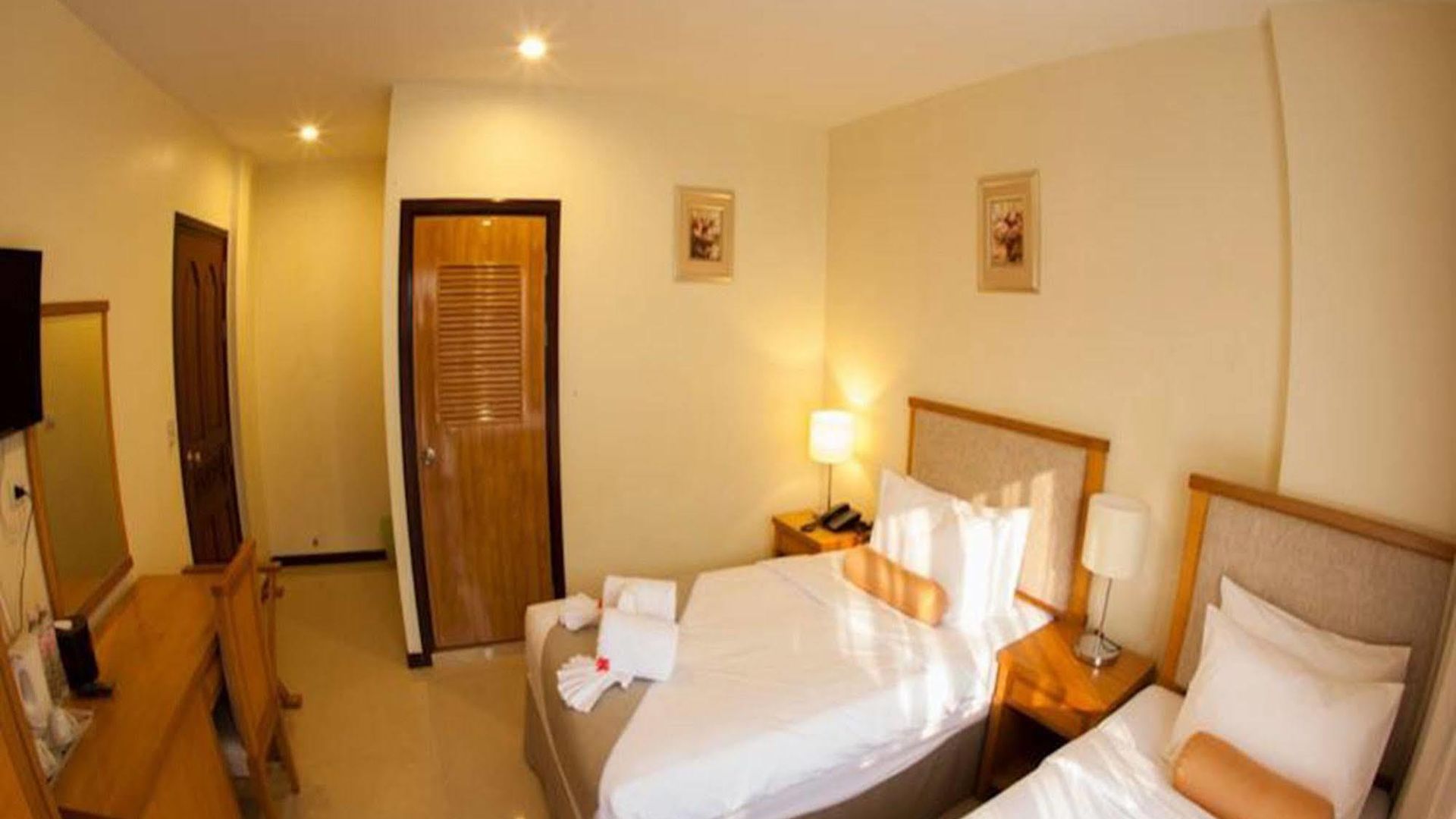 Babylon Palace โรงแรม