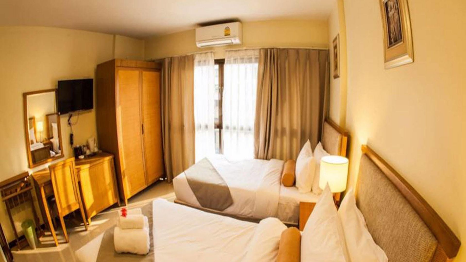 โรงแรม Babylon Palace 3*