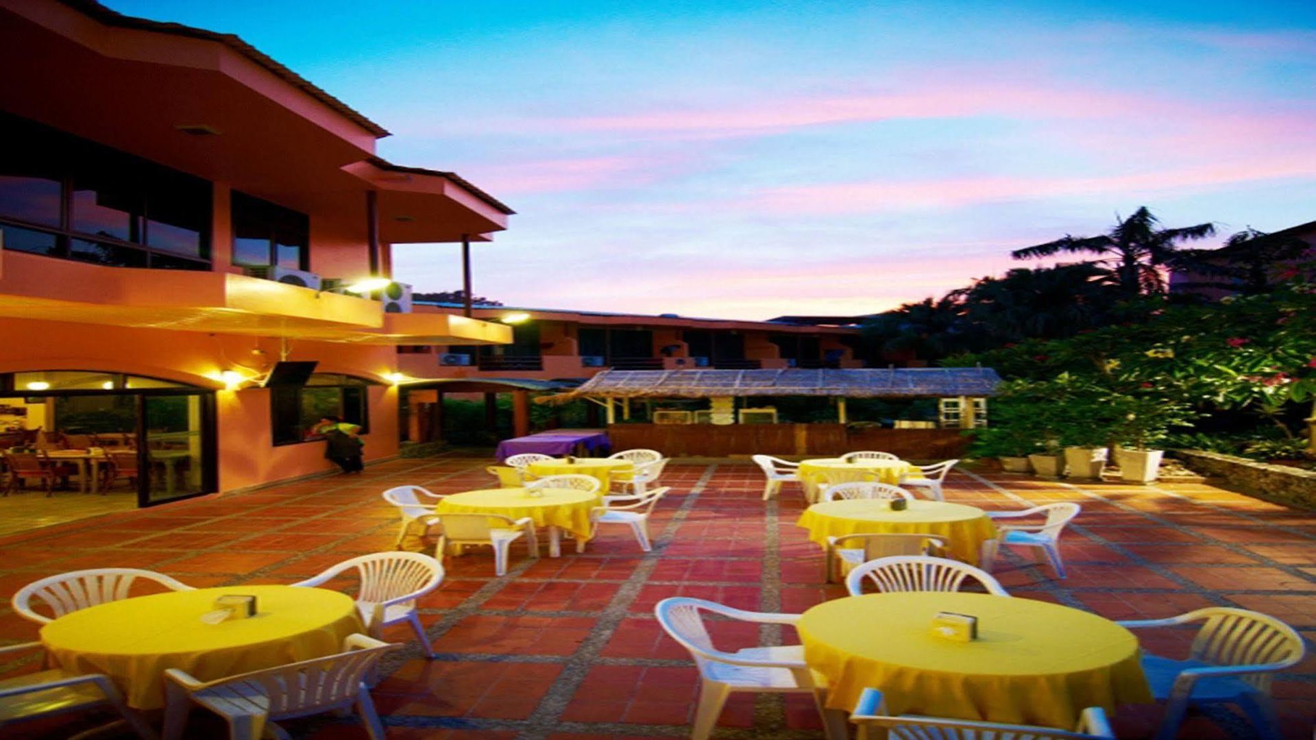 โรงแรม Peace 3*