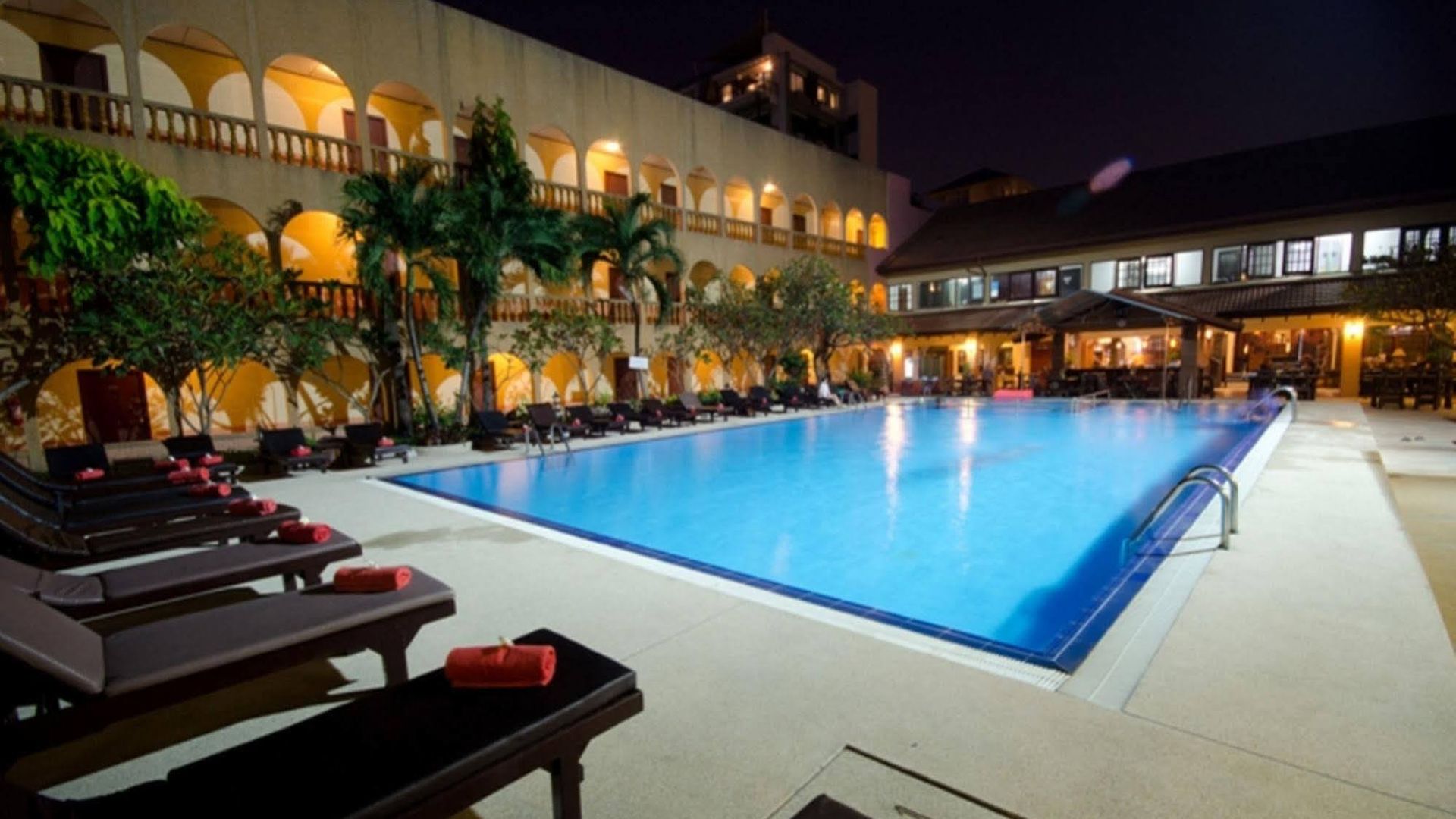 โรงแรม S Formally Sabai
