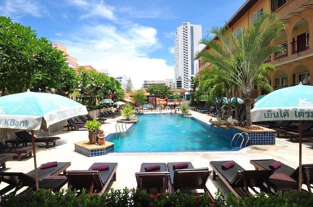 S Formally Sabai โรงแรม 3*