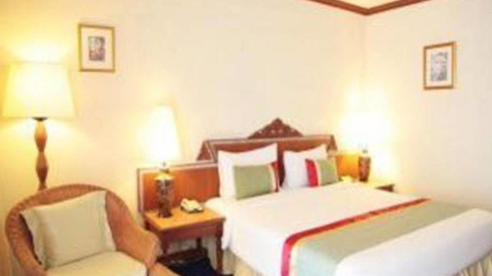 โรงแรม Sabai Sabana 4*