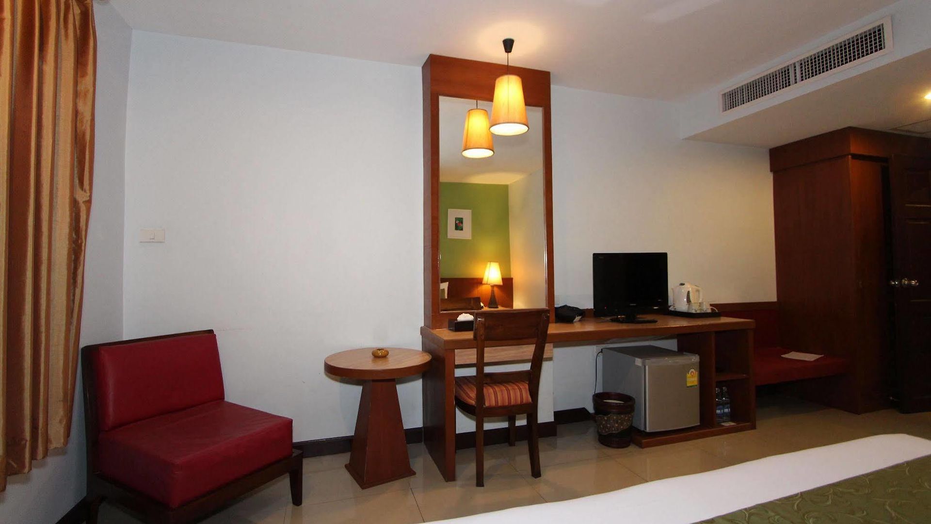 โรงแรม Sabai Sabana 4*