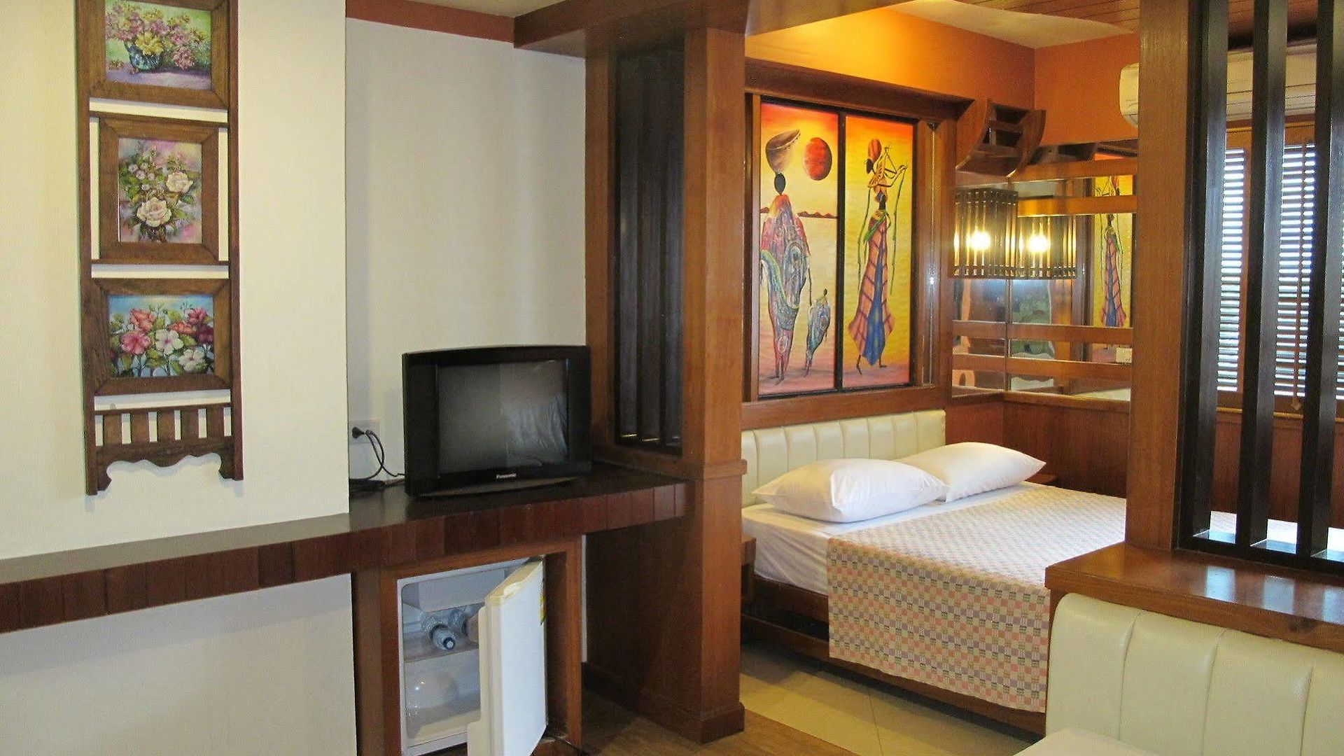โรงแรม Wandee House