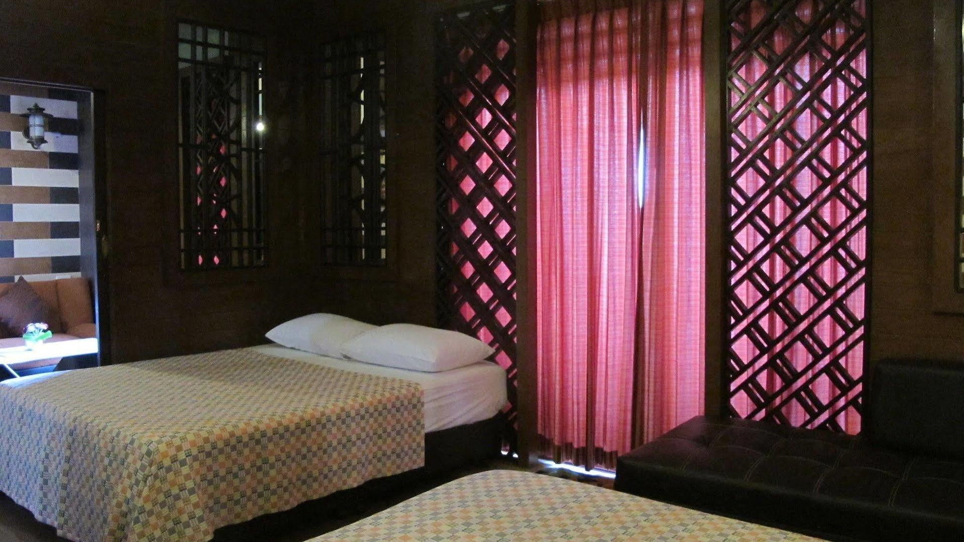 โรงแรม Wandee House 2*