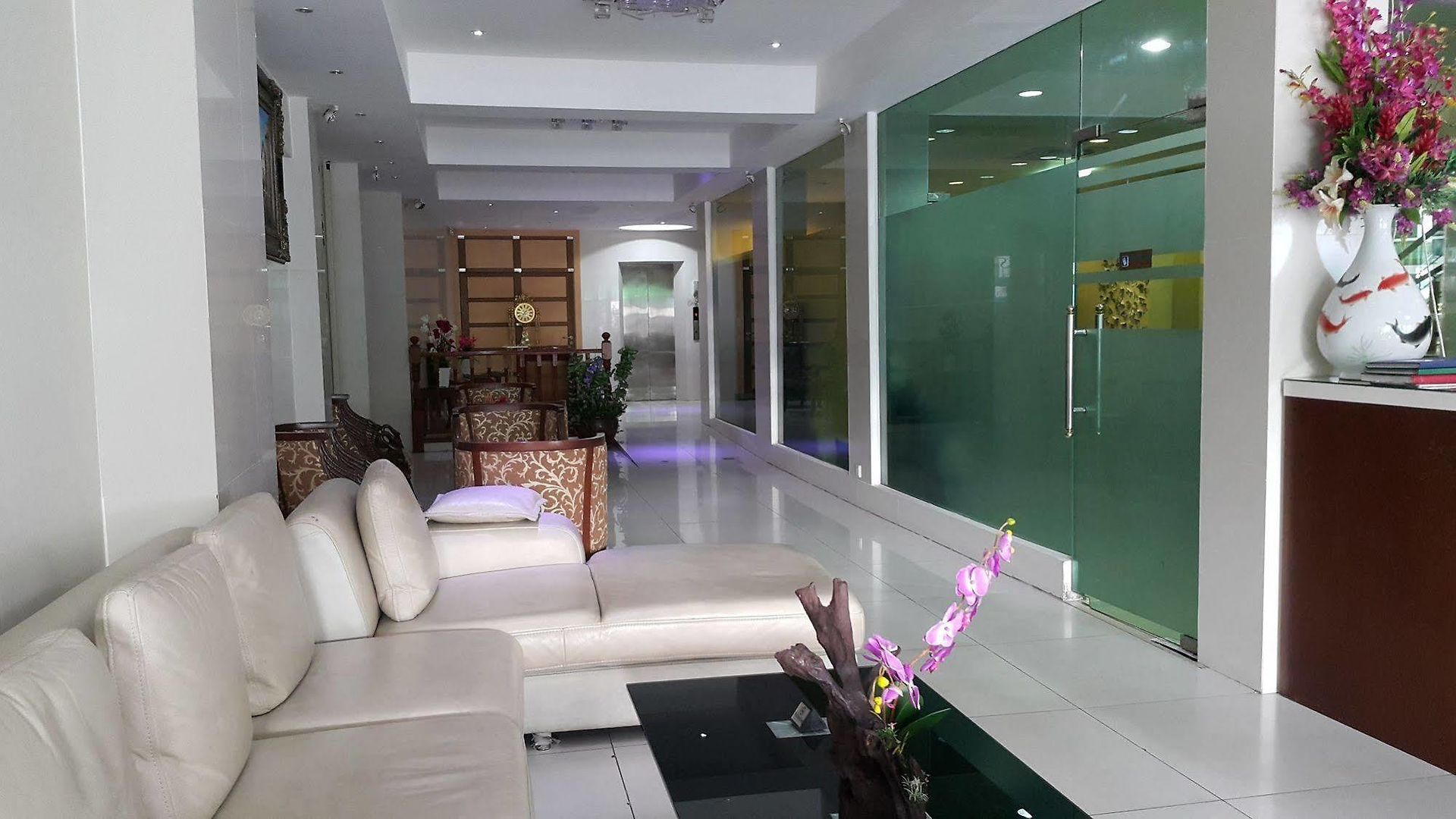 เดอะ พรีวี่ สวีทส์ 2* Pattaya