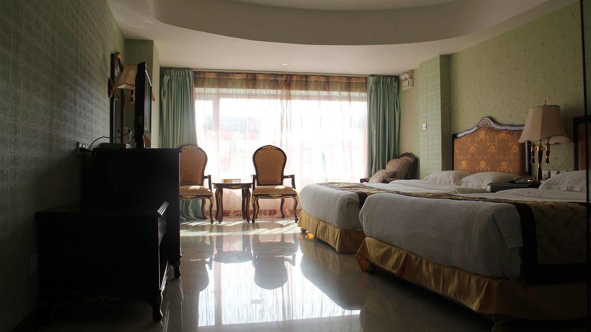 เดอะ พรีวี่ สวีทส์ โรงแรม Pattaya