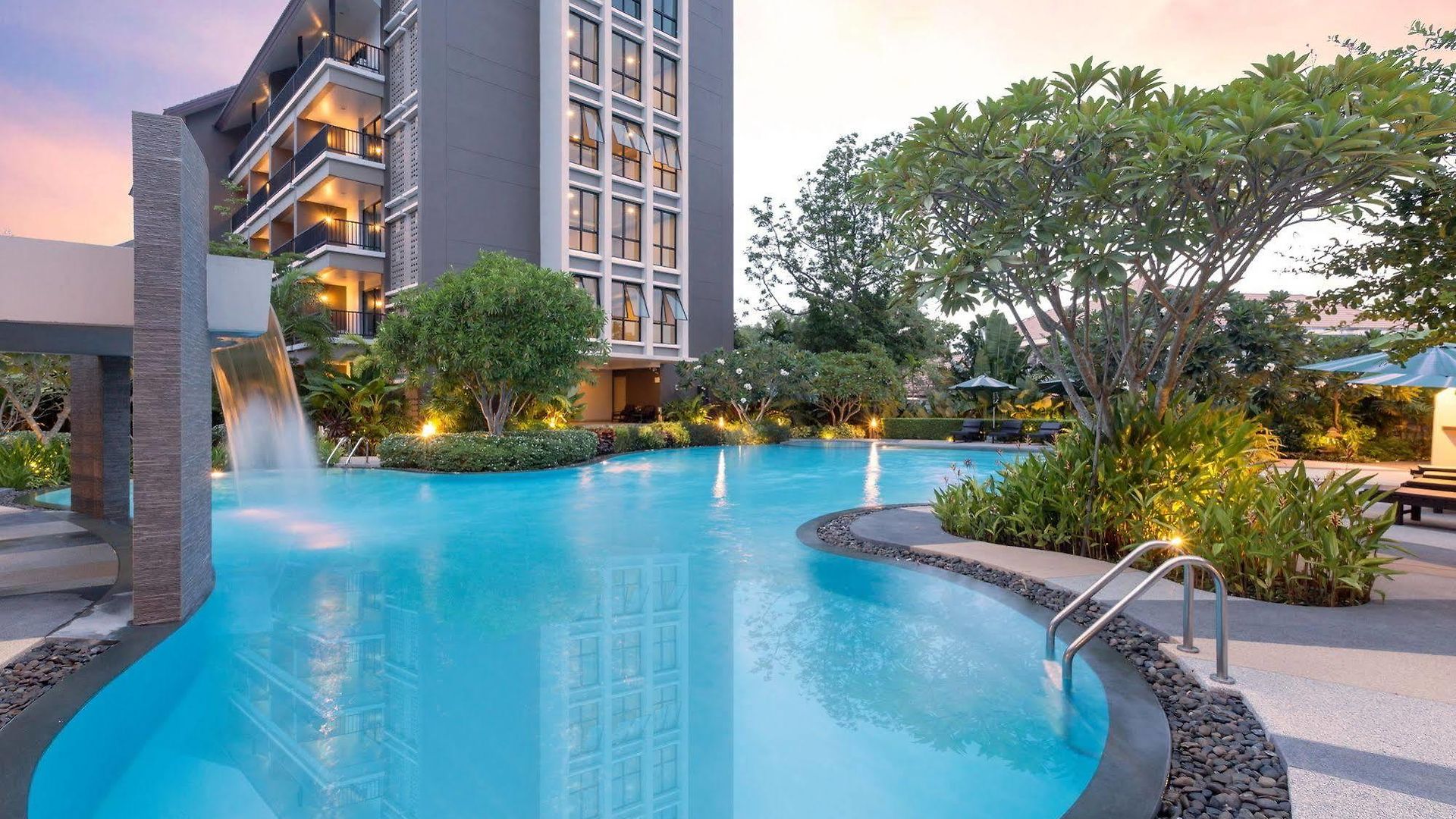 Manhattan - Sha Extra โรงแรม 4*