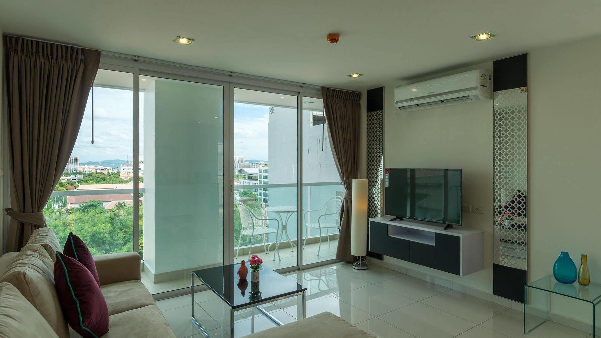 โรงแรม Art On The Hill By Sunny Pattaya