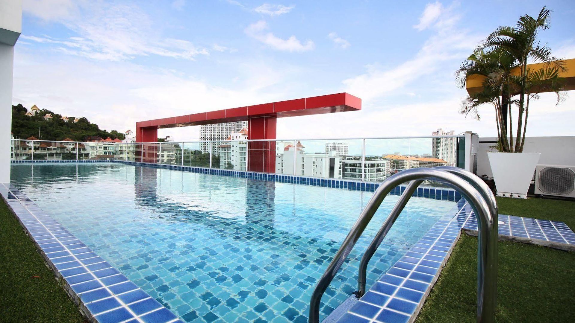 Art On The Hill By Sunny โรงแรม Pattaya