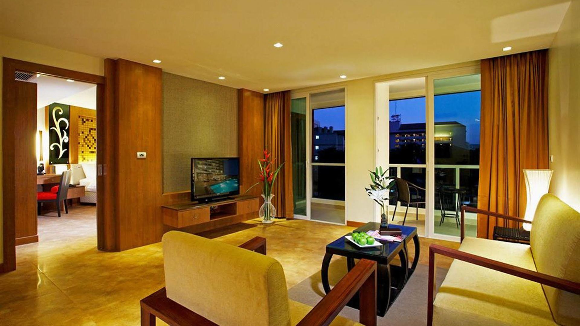 Centara Nova โรงแรม